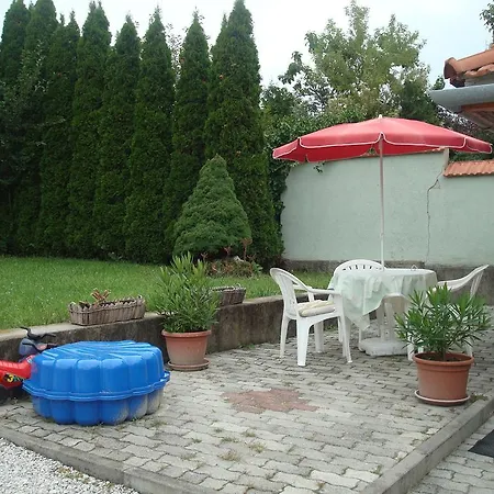 Szilvia Apartmanhaz