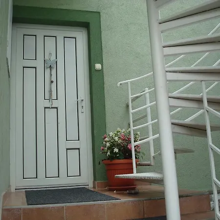 Szilvia Apartmanhaz Apartman Eger