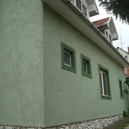 Szilvia Apartmanhaz